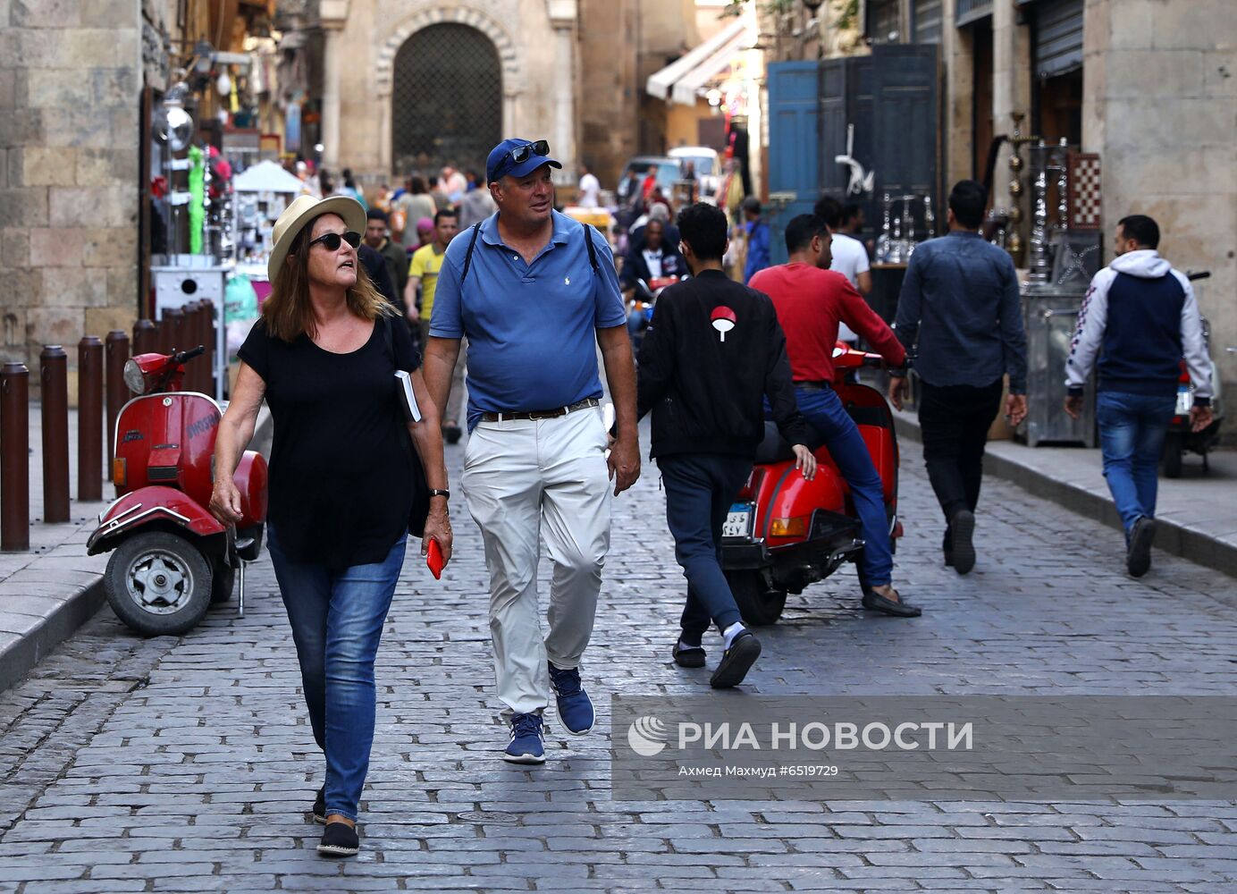 Туристы вынуждены продлить пребывание в Египте в связи с коронавирусом