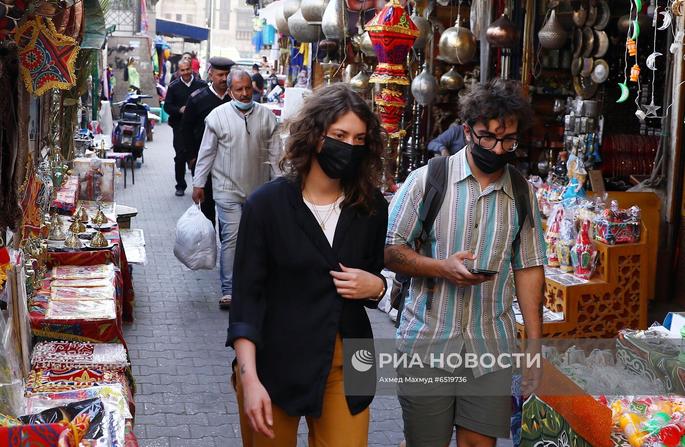 Туристы вынуждены продлить пребывание в Египте в связи с коронавирусом