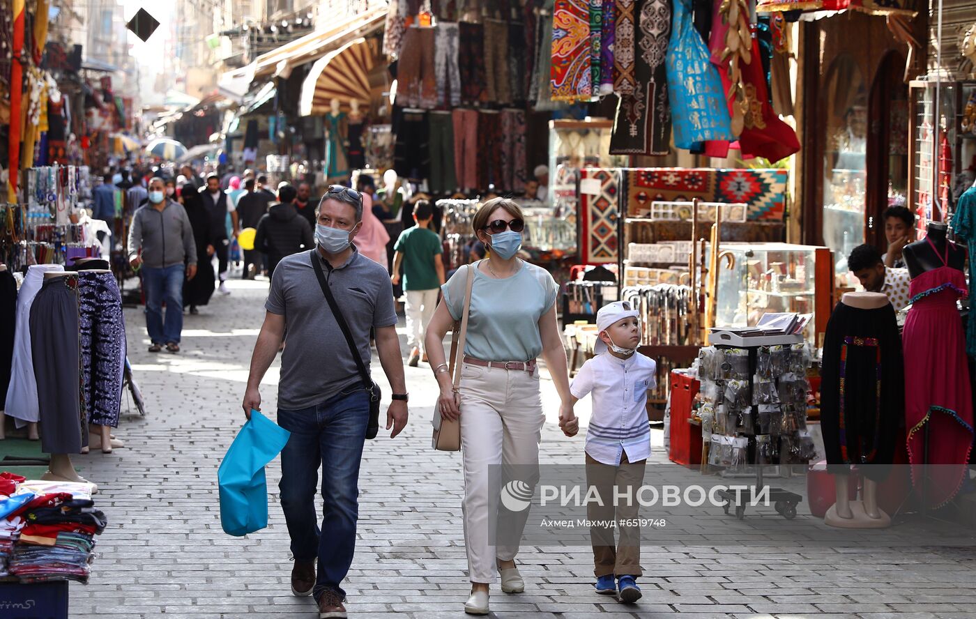Туристы вынуждены продлить пребывание в Египте в связи с коронавирусом