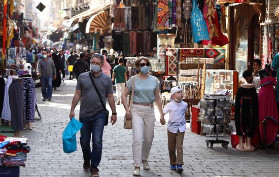 Туристы вынуждены продлить пребывание в Египте в связи с коронавирусом