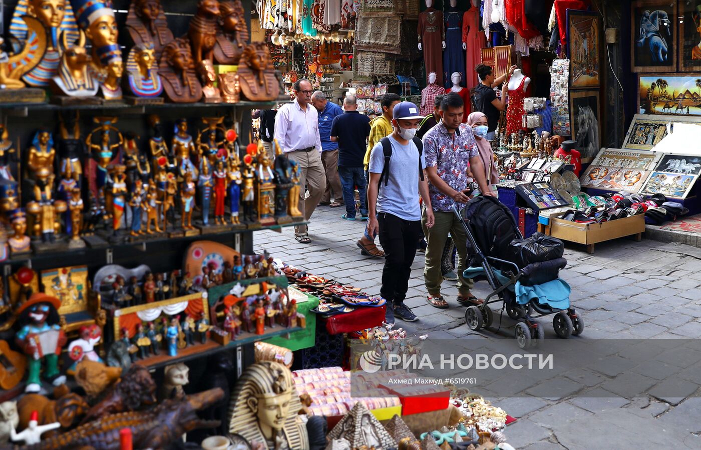 Туристы вынуждены продлить пребывание в Египте в связи с коронавирусом