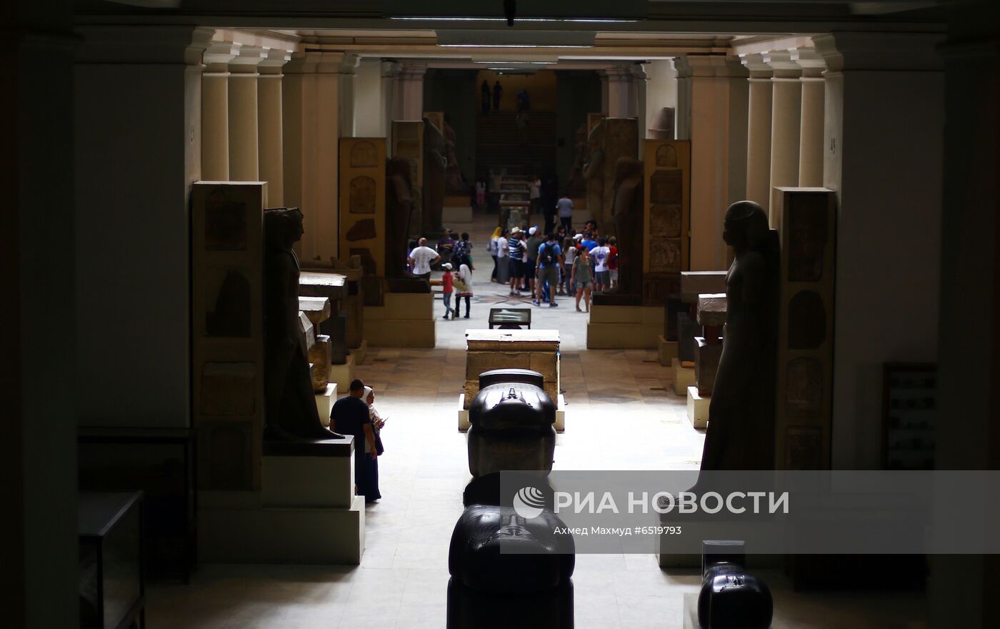 Туристы вынуждены продлить пребывание в Египте в связи с коронавирусом