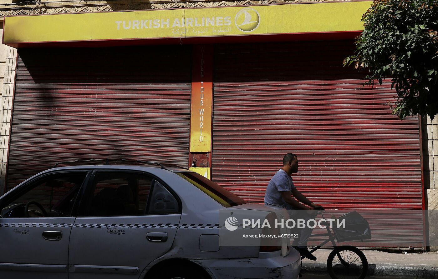 Туристы вынуждены продлить пребывание в Египте в связи с коронавирусом