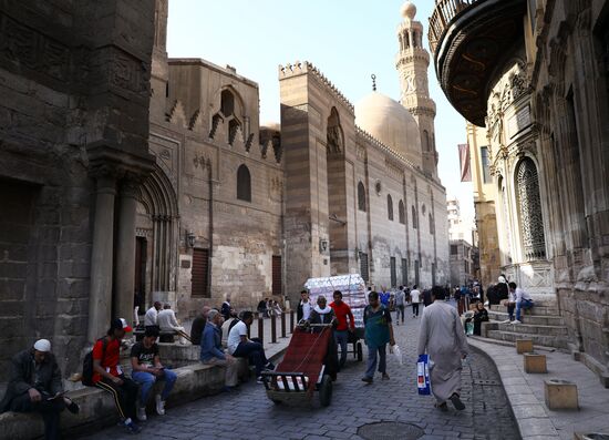 Туристы вынуждены продлить пребывание в Египте в связи с коронавирусом