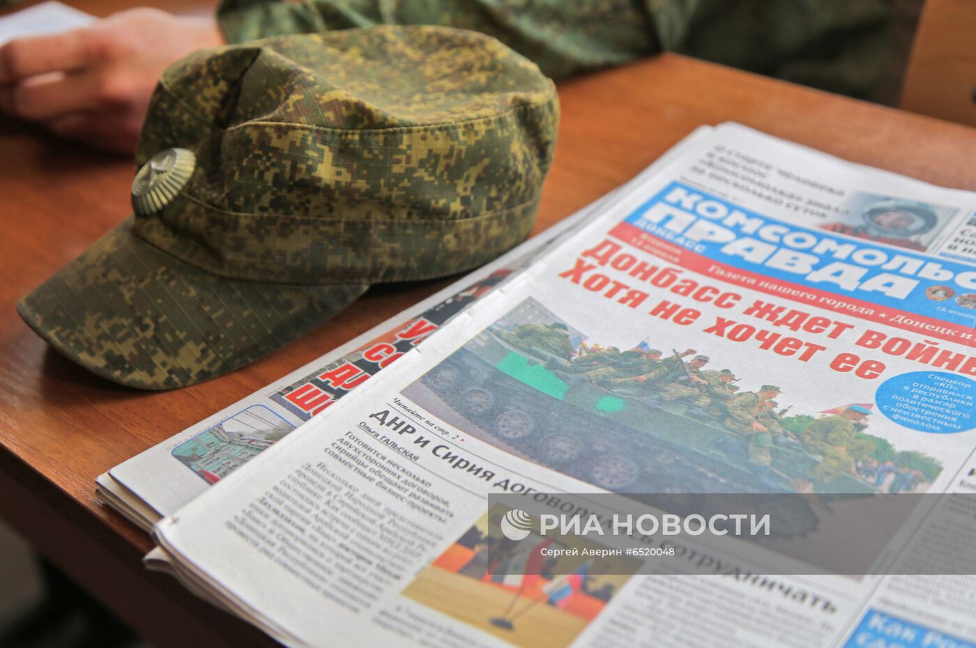 Первые призывники в военном училище в Донецке