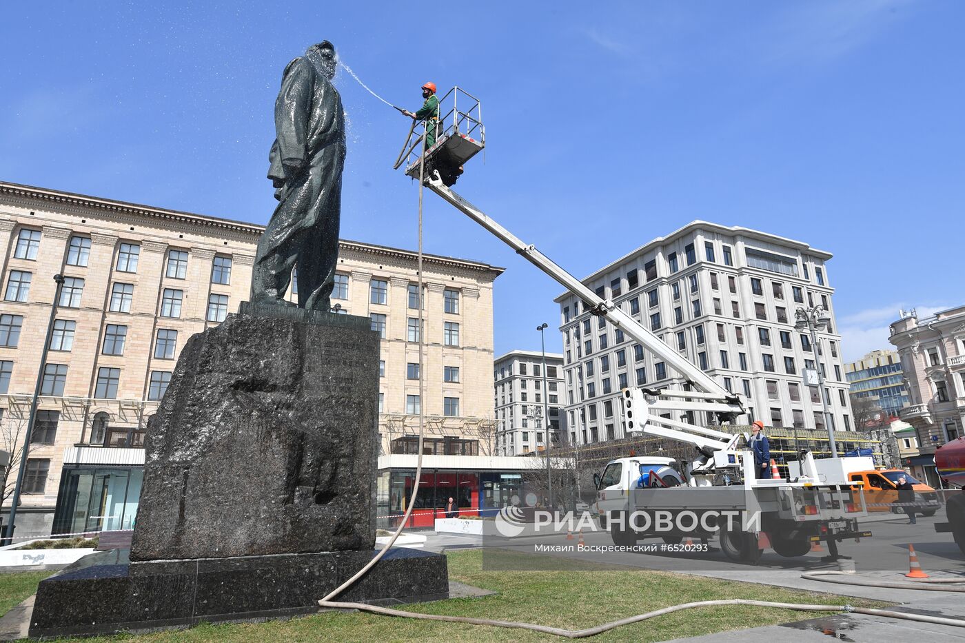 Весеннее благоустройство Москвы