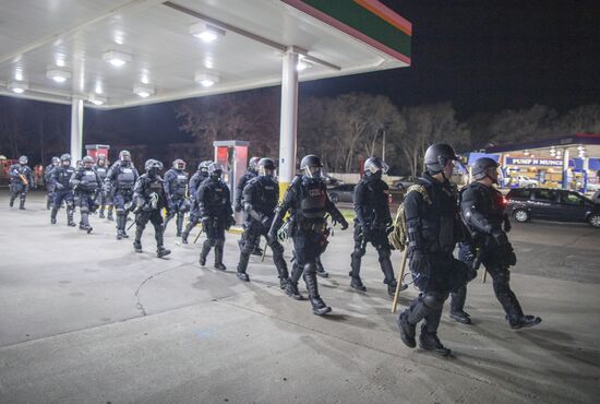 Продолжаются протесты в американском штате Миннесота 