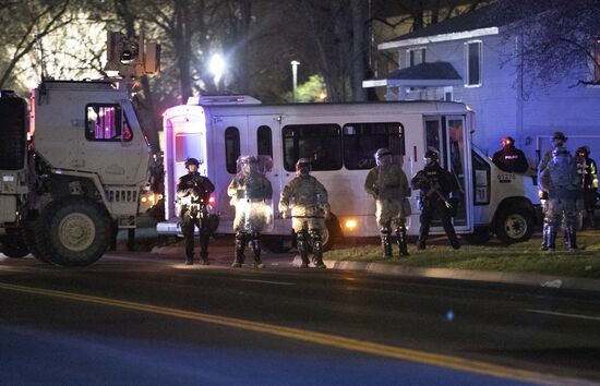 Продолжаются протесты в американском штате Миннесота 