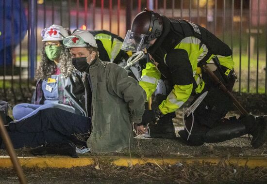 Продолжаются протесты в американском штате Миннесота 