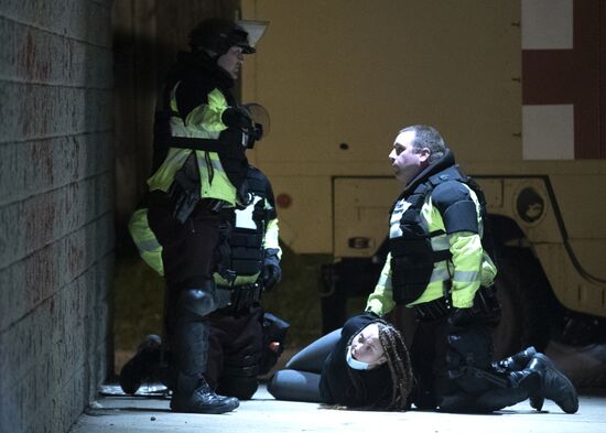 Продолжаются протесты в американском штате Миннесота 