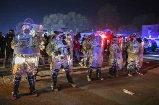 Продолжаются протесты в американском штате Миннесота 