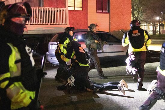 Продолжаются протесты в американском штате Миннесота 