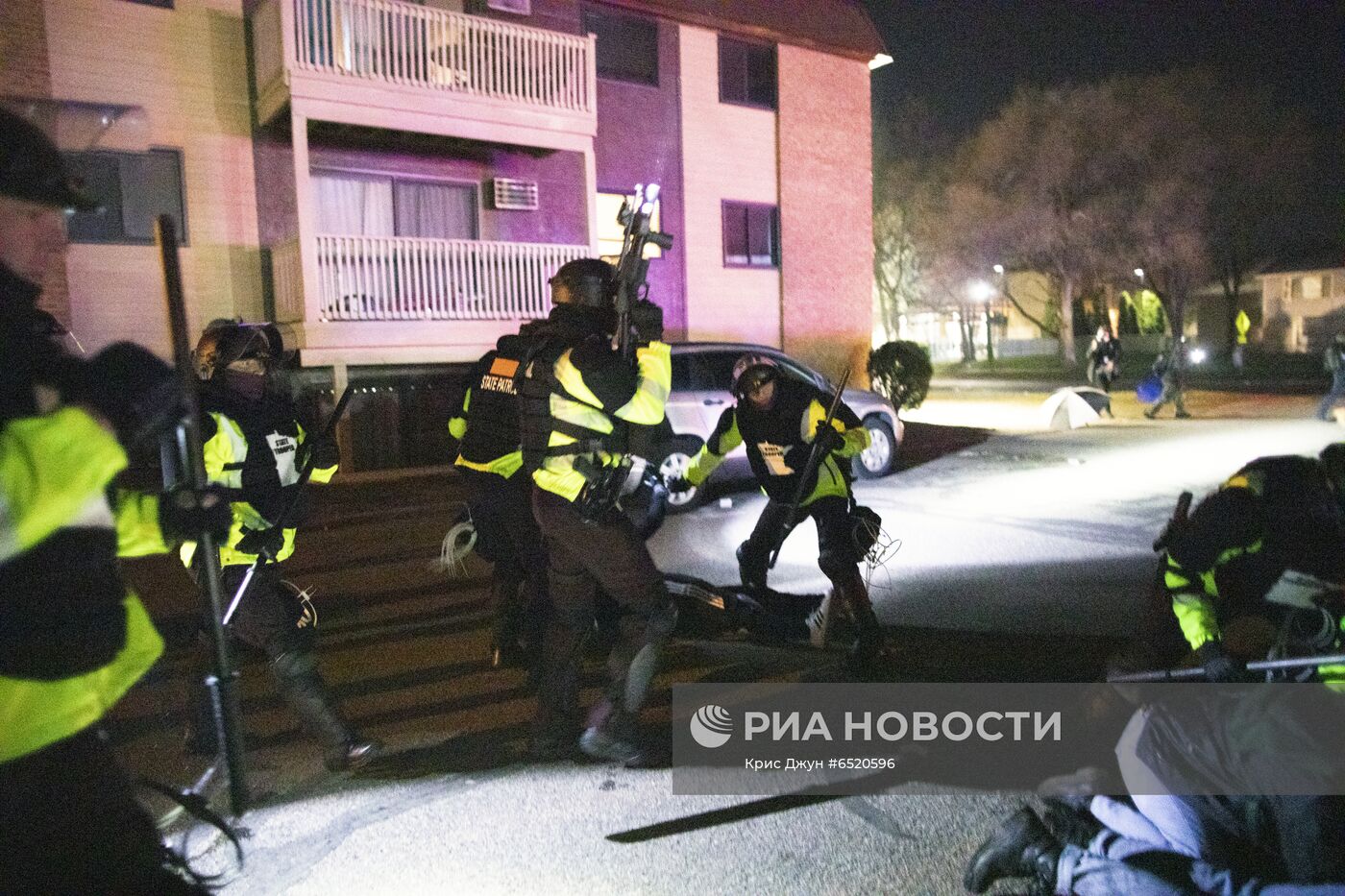 Продолжаются протесты в американском штате Миннесота