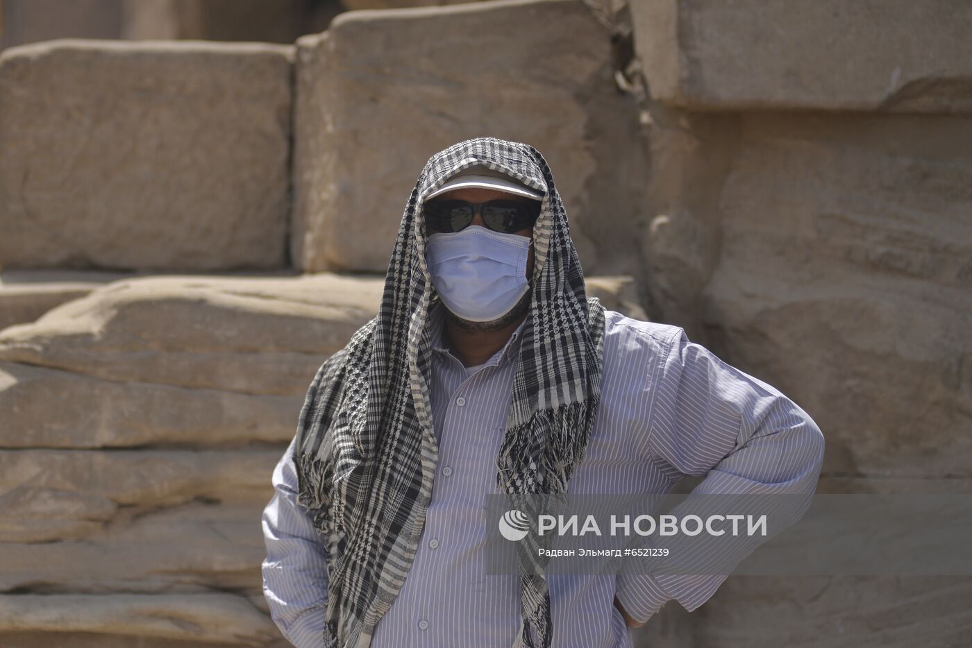 Туристы вынуждены продлить пребывание в Египте в связи с коронавирусом