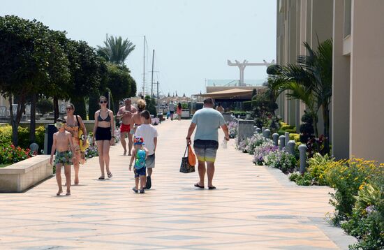 Туристы вынуждены продлить пребывание в Египте в связи с коронавирусом