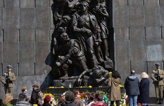 Траурное мероприятие по случаю 78-й годовщины восстания в варшавском гетто