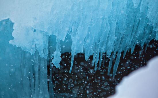 Путешествие на "снежном автобусе" по Хибинам