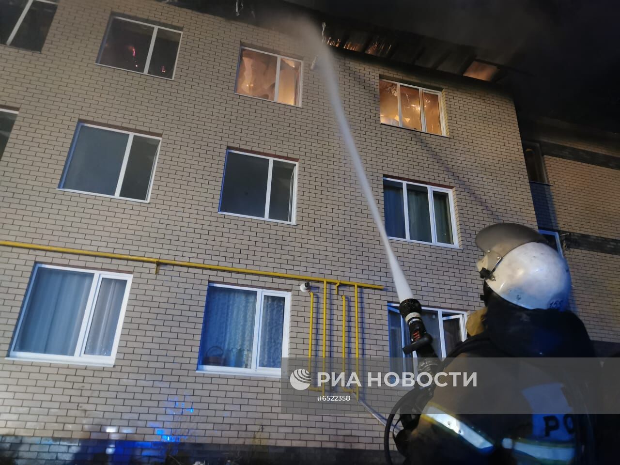 Взрыв газа и пожар в трёхэтажном жилом доме в Нижегородской области