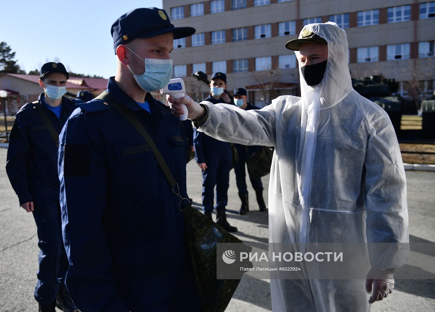 Отправка призывников на военную службу из Свердловской области