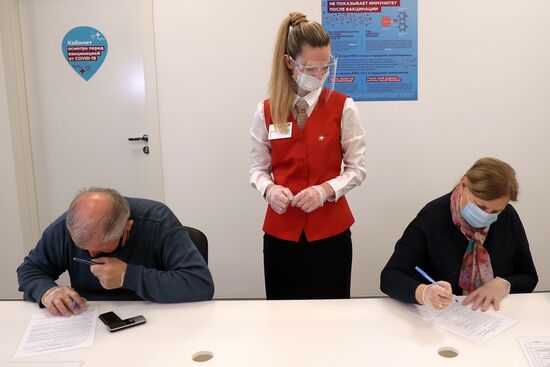 Старт работы новых выездных бригад вакцинации от COVID-19 в Москве