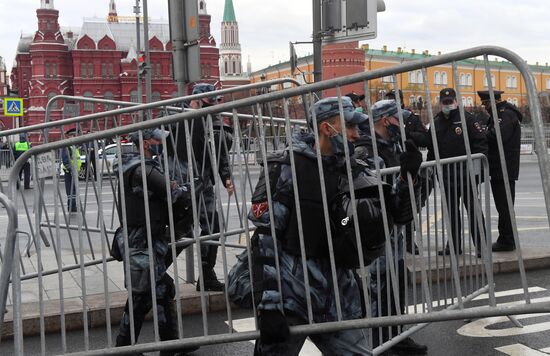 Несанкционированная акция в поддержку А. Навального в Москве