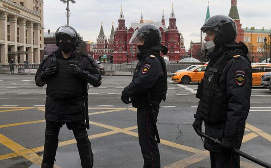 Несанкционированная акция в поддержку А. Навального в Москве