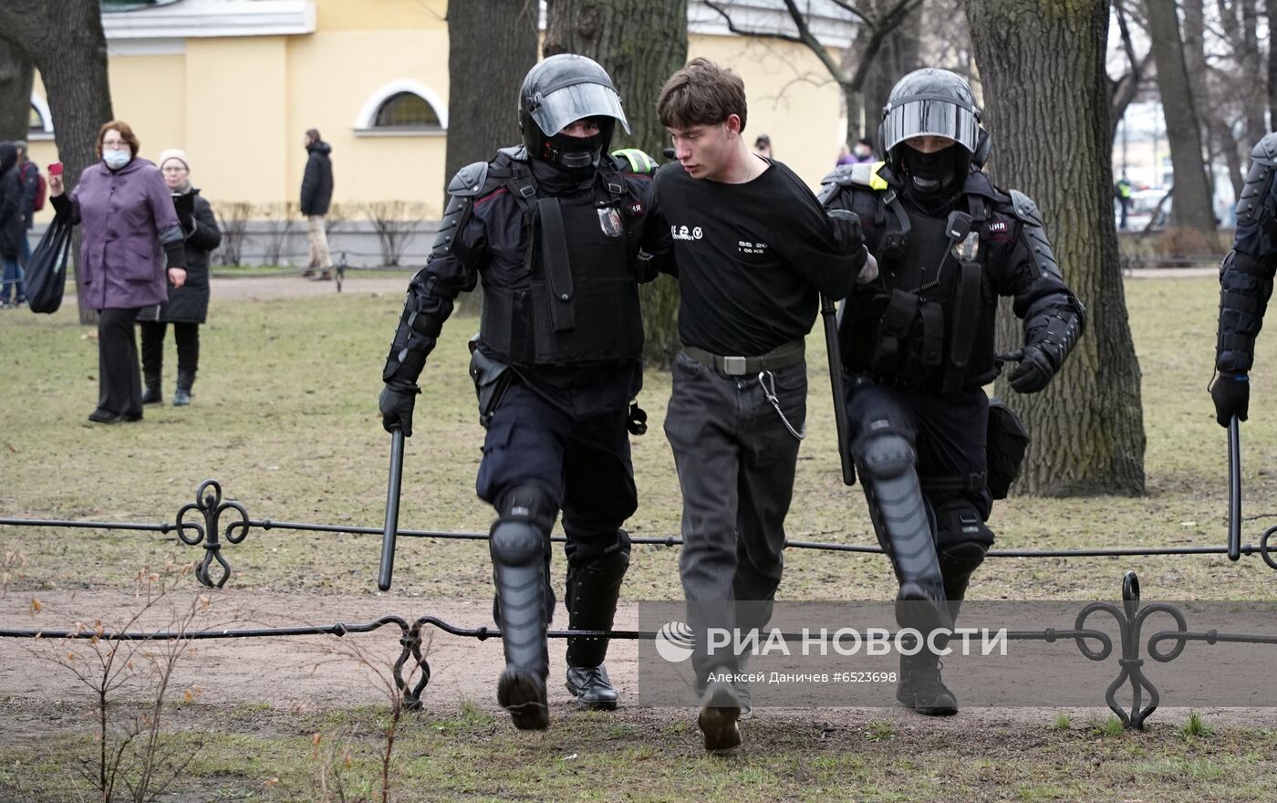 Несанкционированные акции в поддержку А. Навального в регионах России