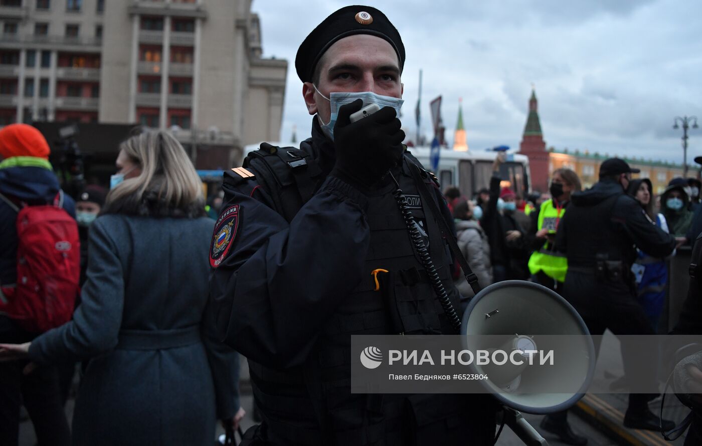 Несанкционированная акция в поддержку А. Навального в Москве