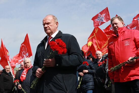 Возложение венков и цветов к Мавзолею В. И. Ленина