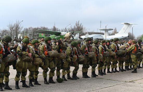 Отправка десантников на учения в Крым