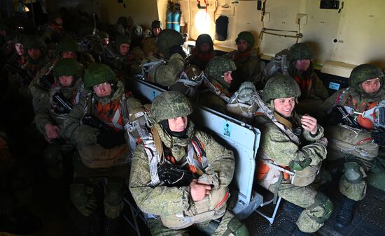 Отправка десантников на учения в Крым