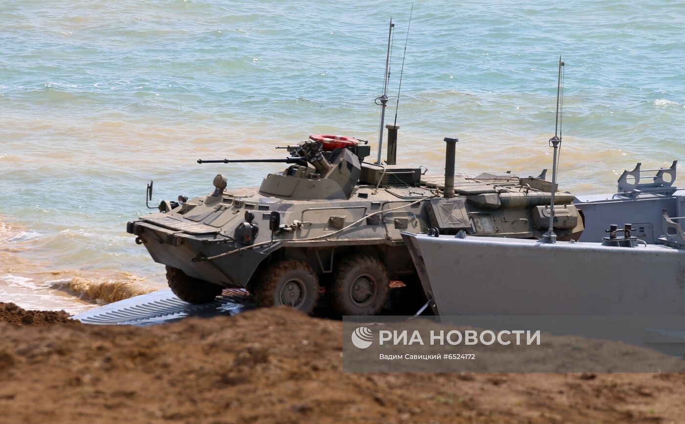 Учения войск ЮВО и ВДВ в Крыму