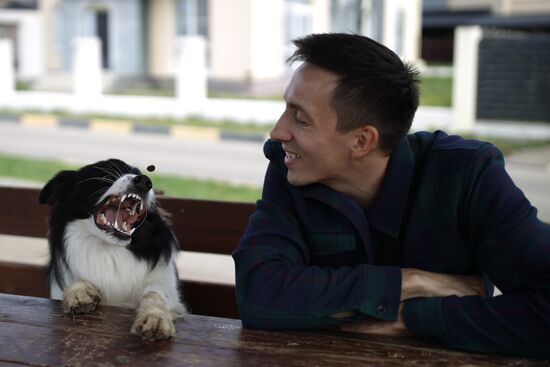 Дрессированная собака по кличке Хьюстон из Краснодара 