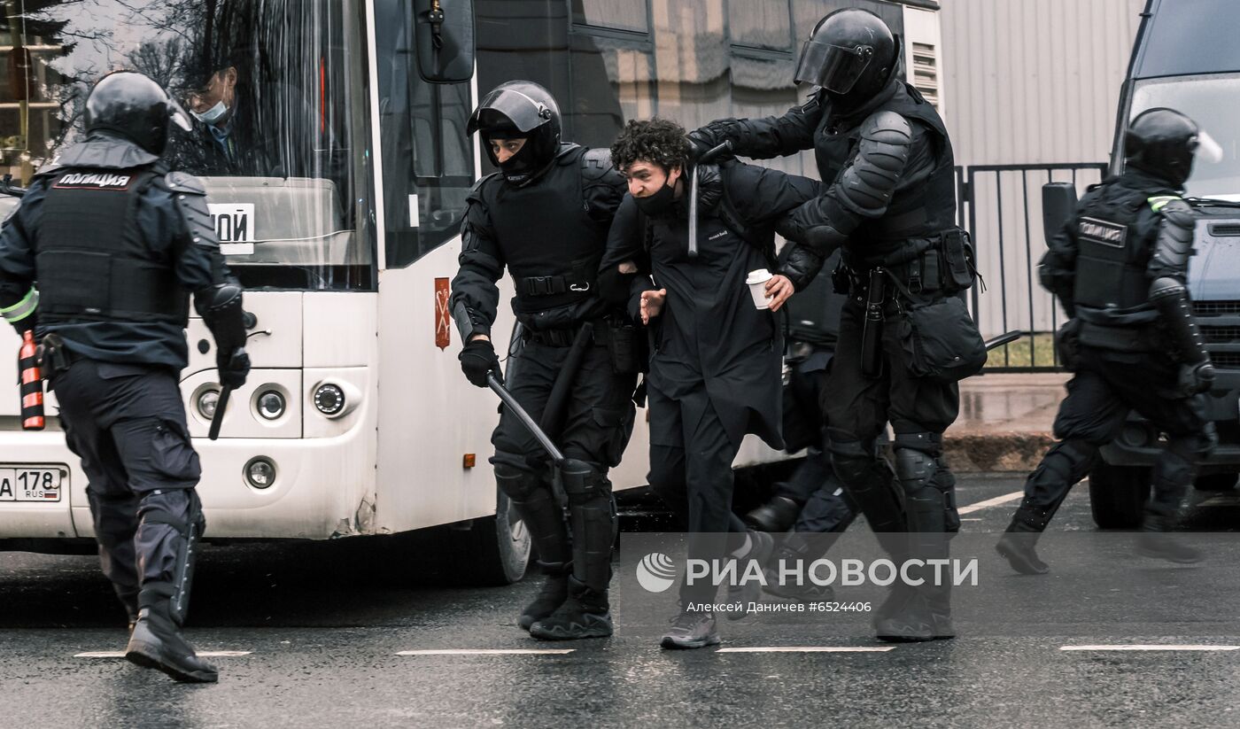 Несанкционированные акции в поддержку А. Навального в регионах России