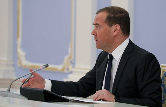 Председатель "Единой России" Д. Медведев провел совместное заседание Президиума Генерального совета, Бюро Высшего совета и Комиссии партии "Единая Россия"