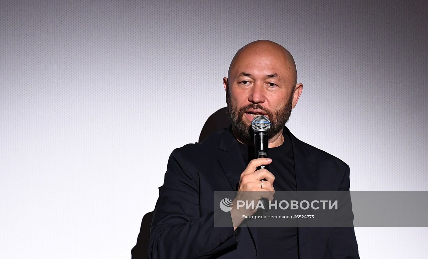 Режиссёр, продюсер Тимур Бекмамбетов на церемонии открытия 43-го Московского Международного кинофестиваля (ММКФ) в Москве. Место: Россия, Москва. Автор: Екатерина Чеснокова/РИА Новости. Церемония открытия 43-го ММКФ