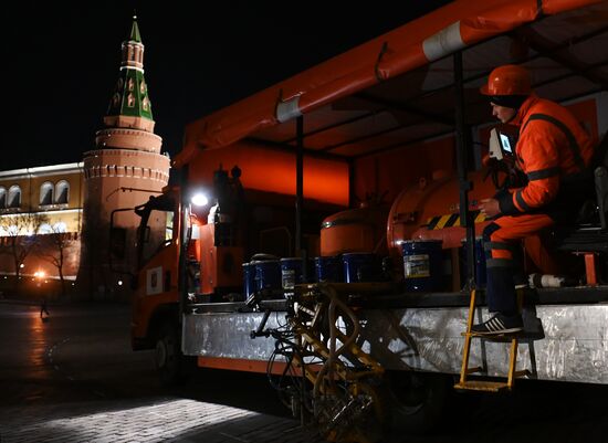 Нанесение временной дорожной разметки в параду Победы