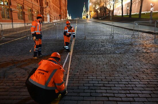 Нанесение временной дорожной разметки в параду Победы