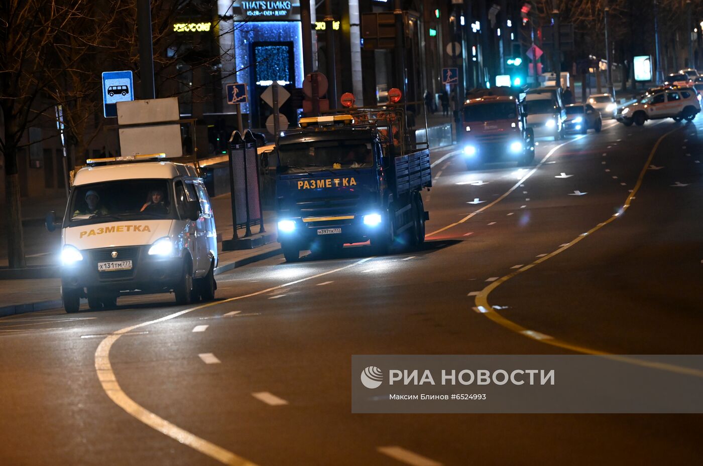 Нанесение временной дорожной разметки в параду Победы