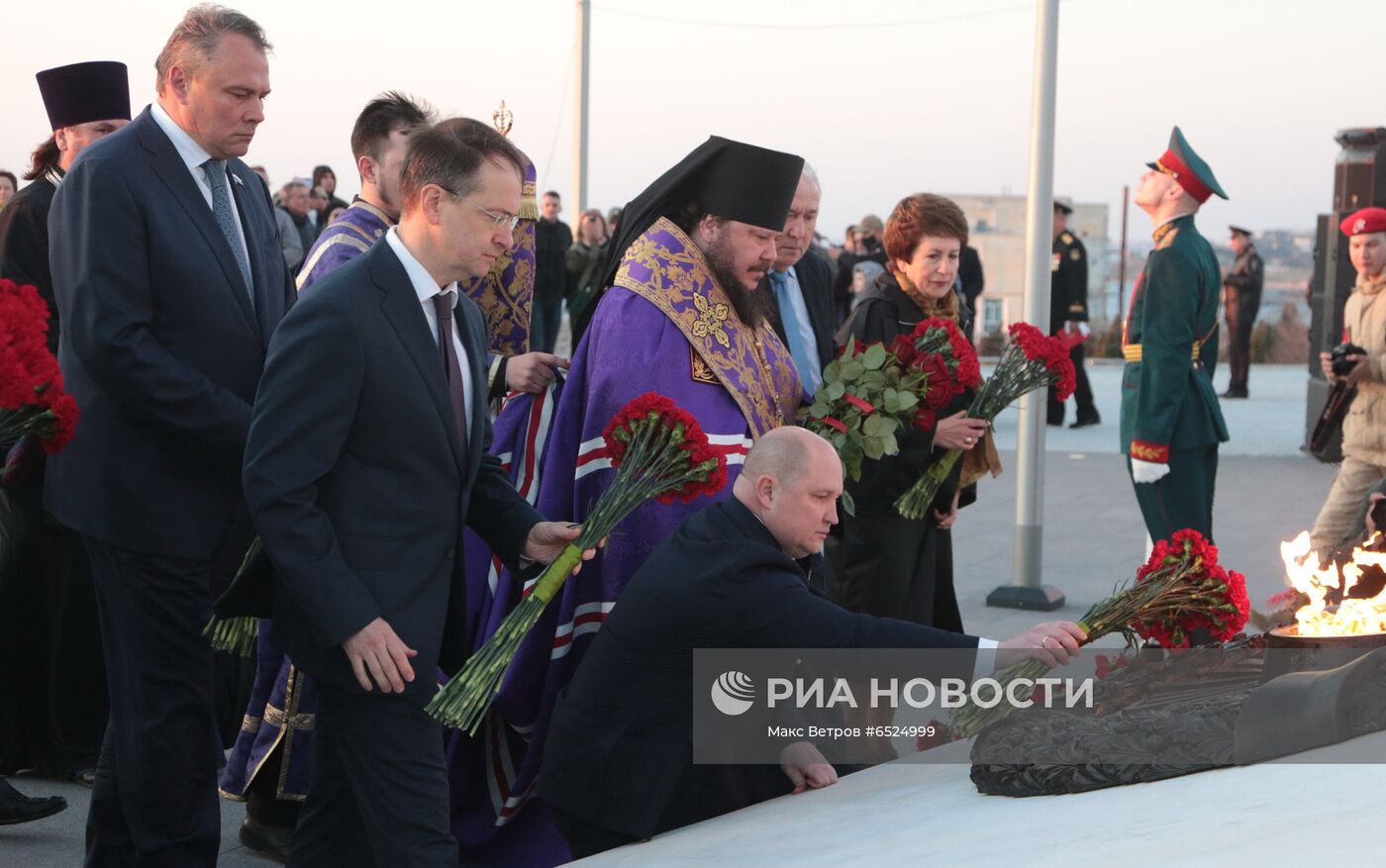 Открытие памятника в честь 100-летия окончания Гражданской войны