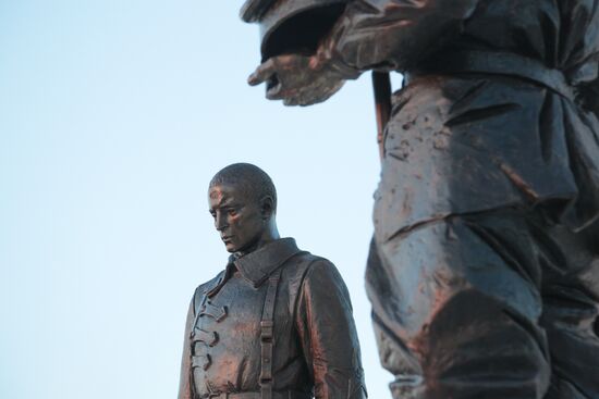 Открытие памятника в честь 100-летия окончания Гражданской войны