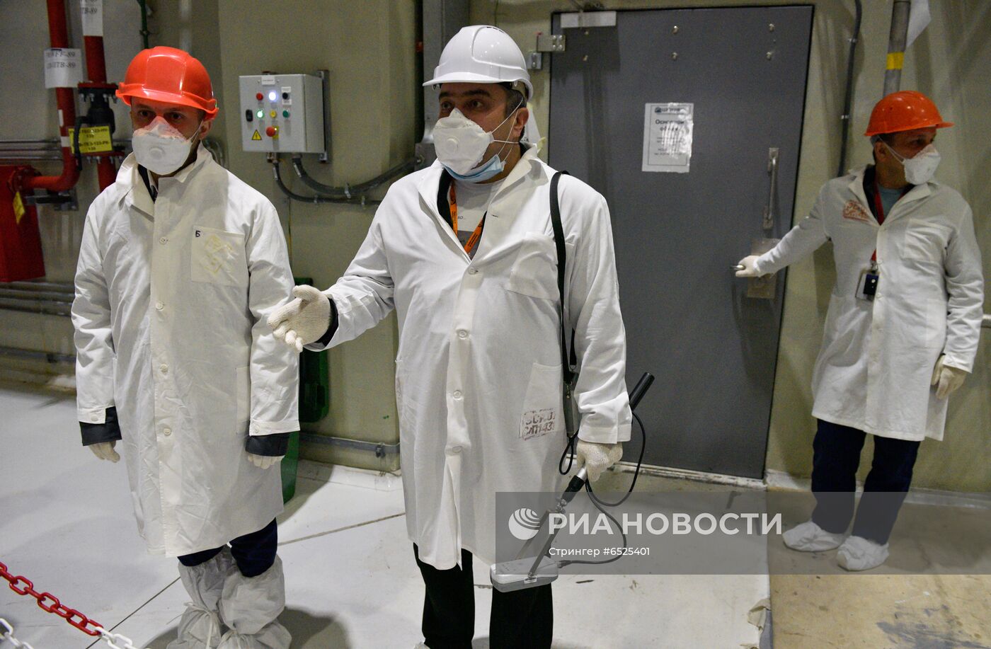 Саркофаг в зоне отчуждения Чернобыльской АЭС