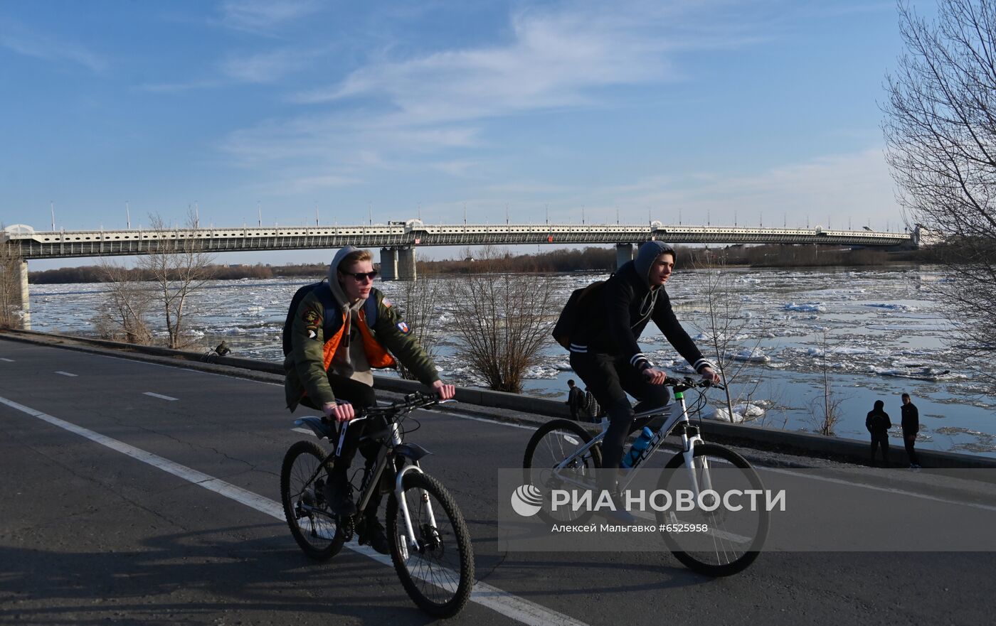 Ледоход на Иртыше в Омске