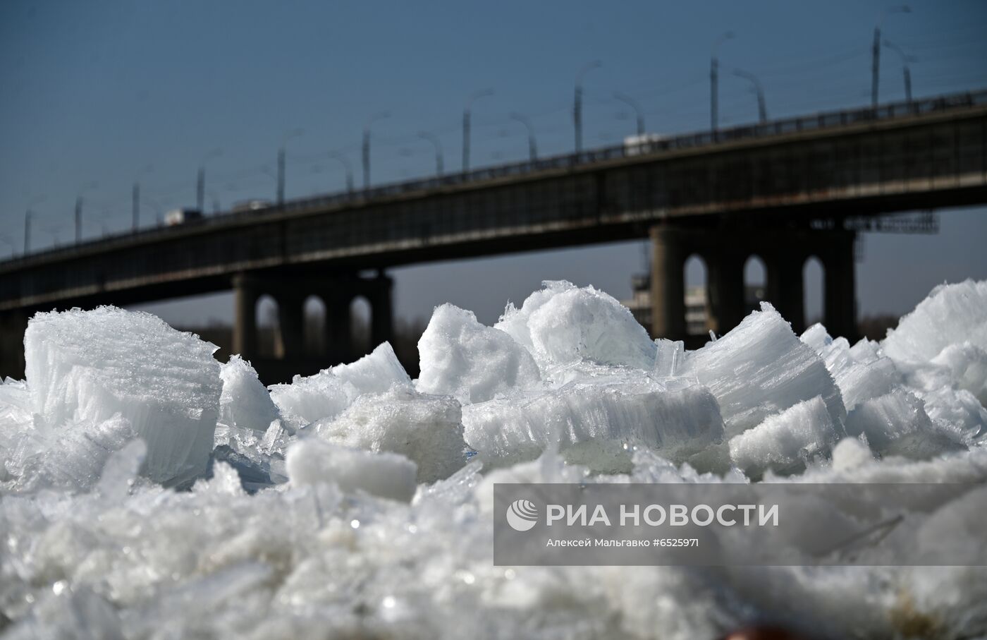 Ледоход на Иртыше в Омске