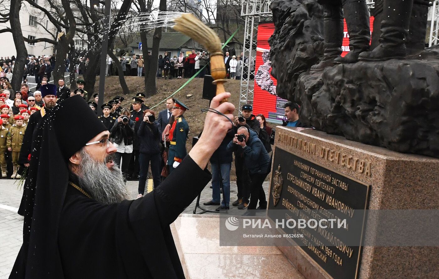 Открытие памятника пограничникам, погибшим во время конфликта на о. Даманский в 1969 г.