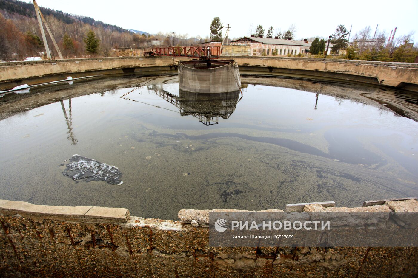 В Байкальске действует режим ЧС из-за угрозы попадания в Байкал отходов с БЦБК