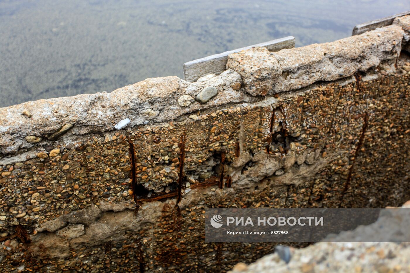 В Байкальске действует режим ЧС из-за угрозы попадания в Байкал отходов с БЦБК