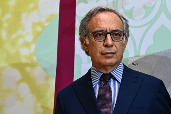 Выставка "Под маской Венеции"