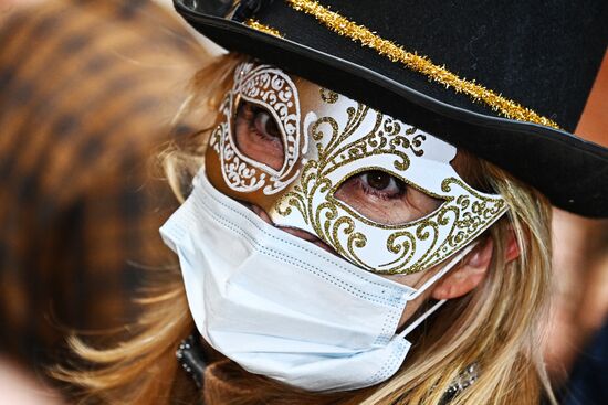 Выставка "Под маской Венеции"