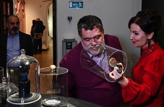 Выставка "Под маской Венеции"